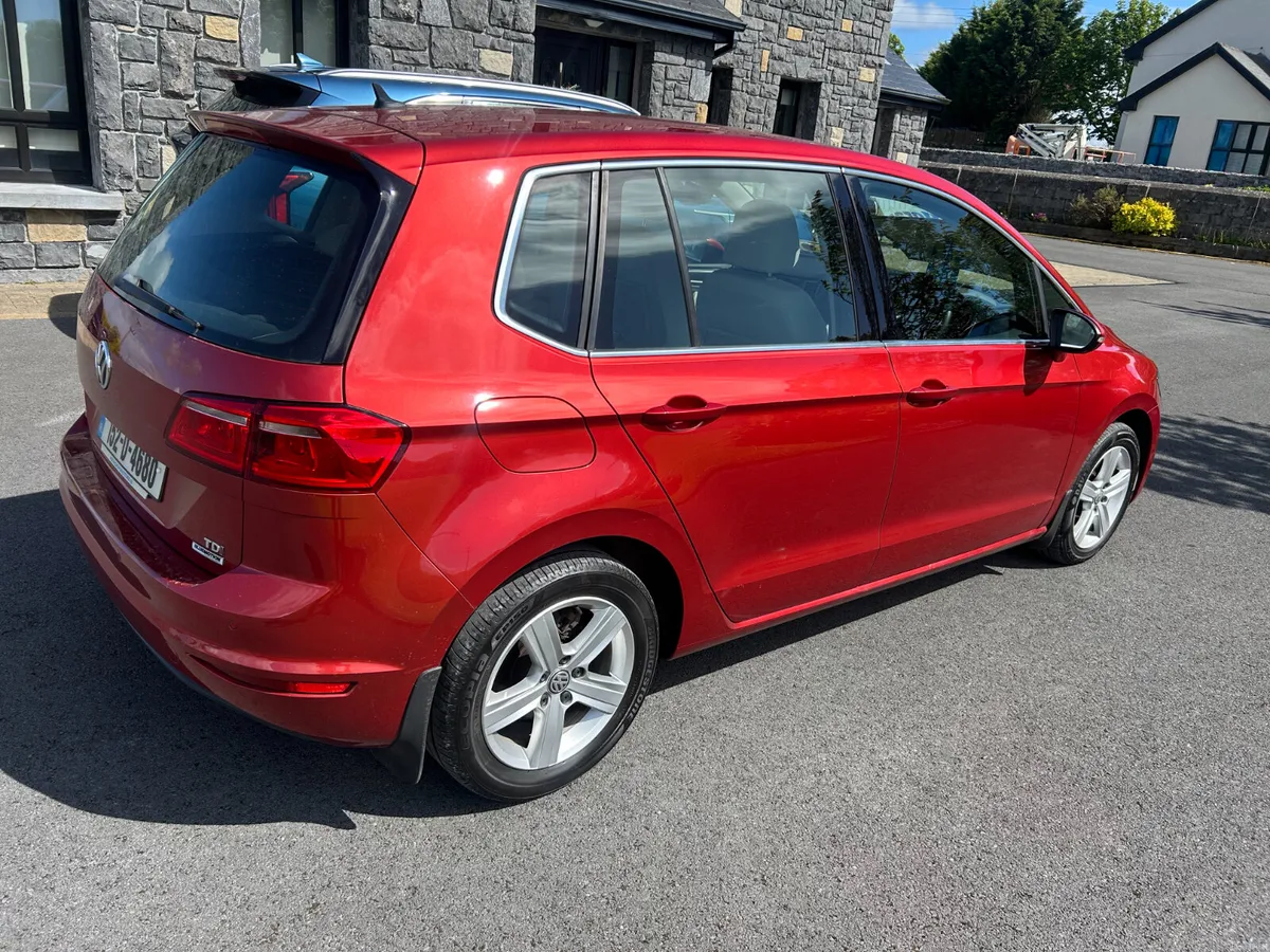 Volkswagen Golf Automatic 1.6 TDI 2015 - Image 4