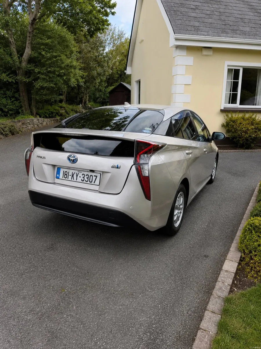 Toyota Prius Hybrid 2018 - Image 3