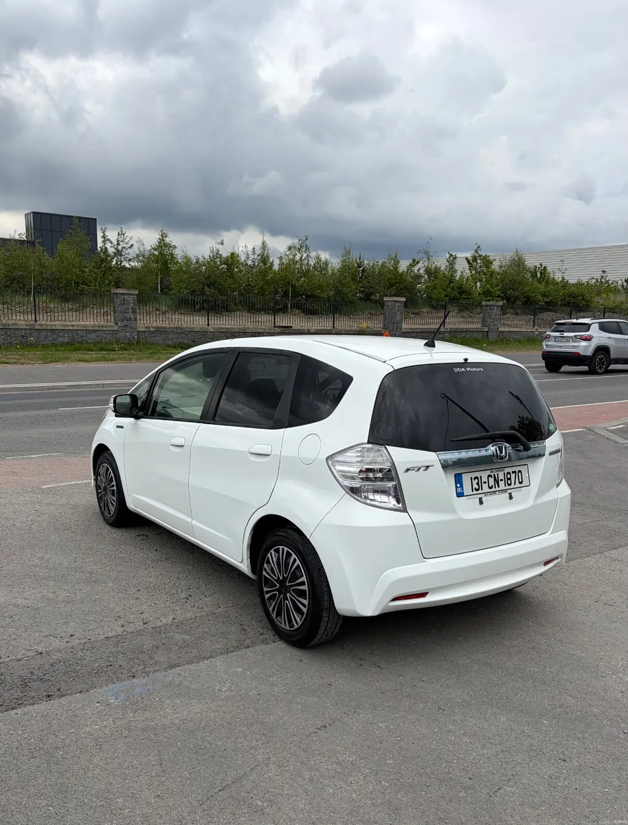 2013 Honda Fit(Jazz) 1.3 Hybrid Automatic - Image 5