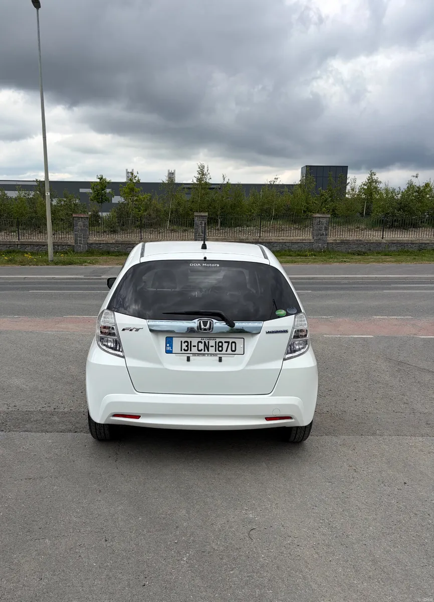 2013 Honda Fit(Jazz) 1.3 Hybrid Automatic - Image 6