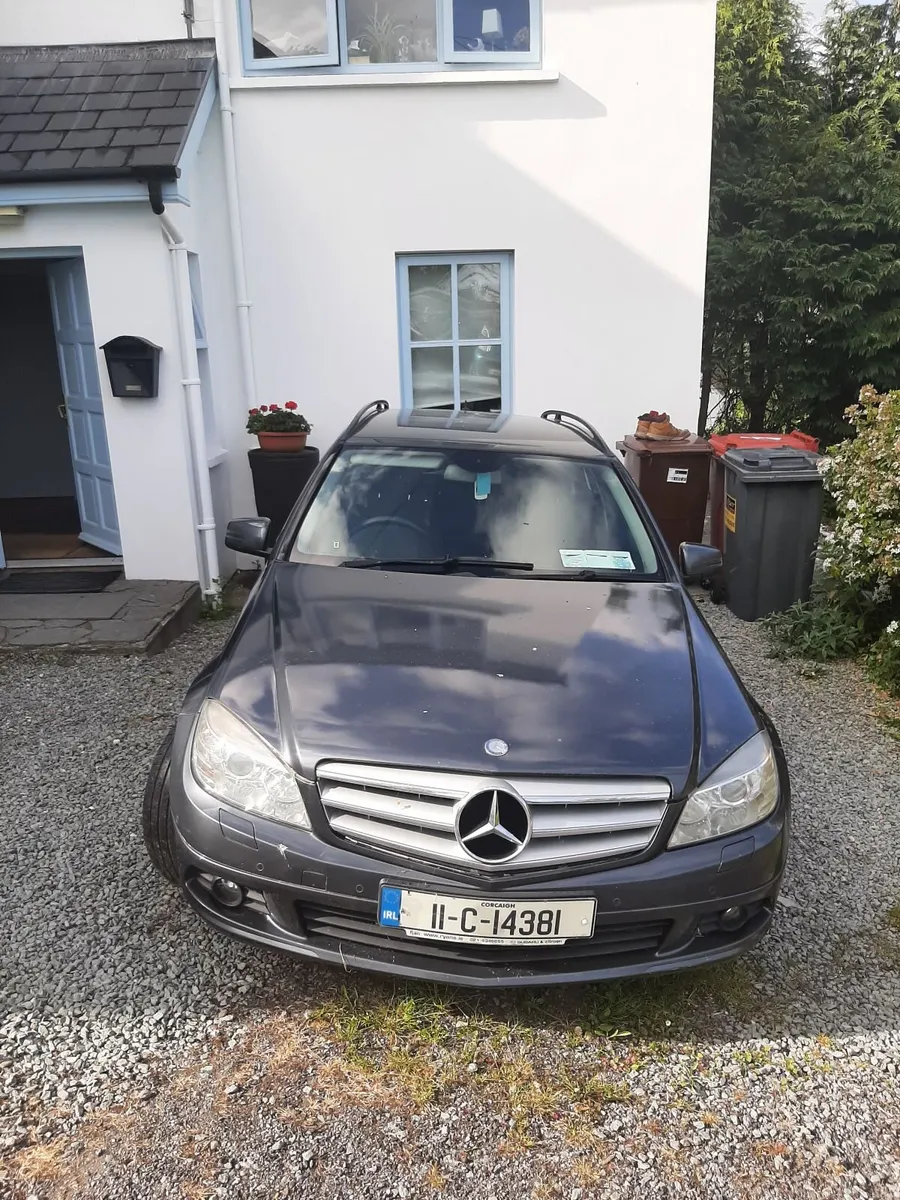 Mercedes-Benz C-Class 2011 - Image 2