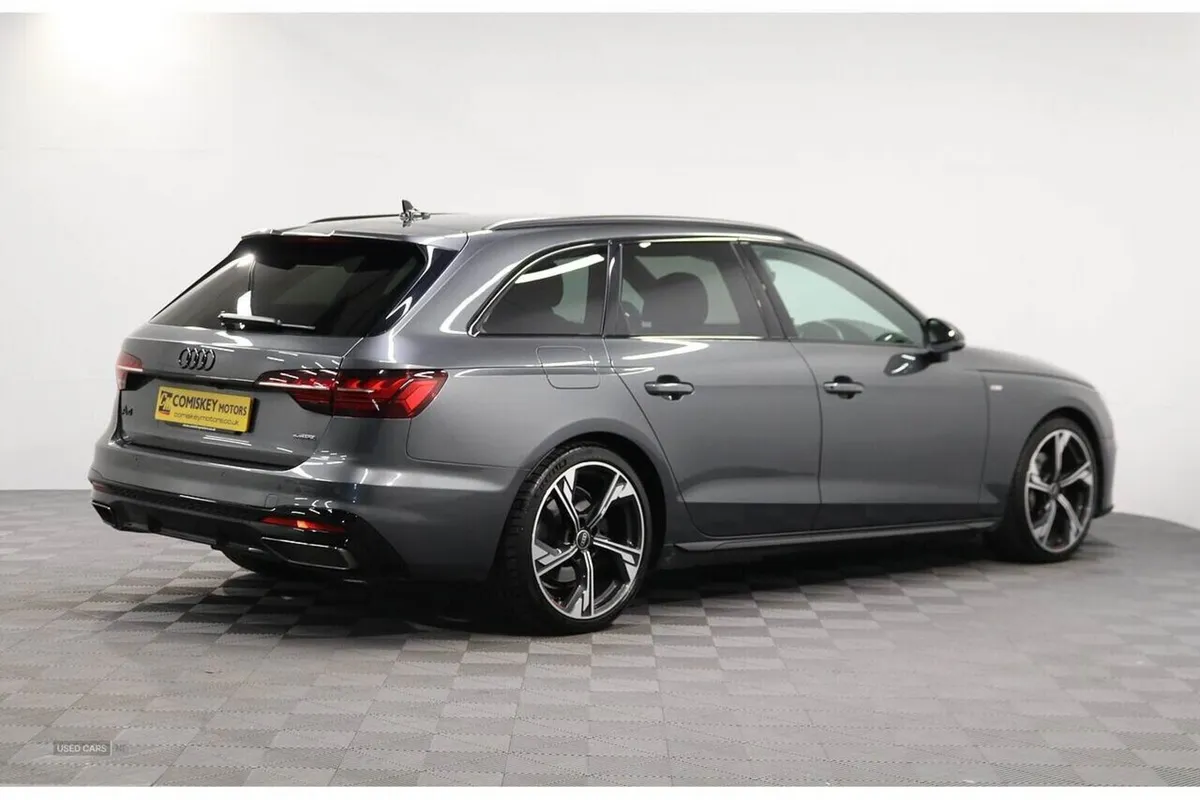Audi A4 Avant TDI Black Edition - Image 6
