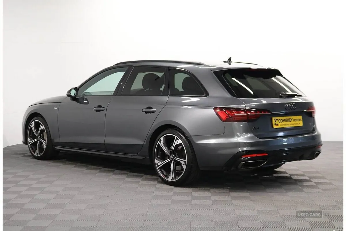 Audi A4 Avant TDI Black Edition - Image 4