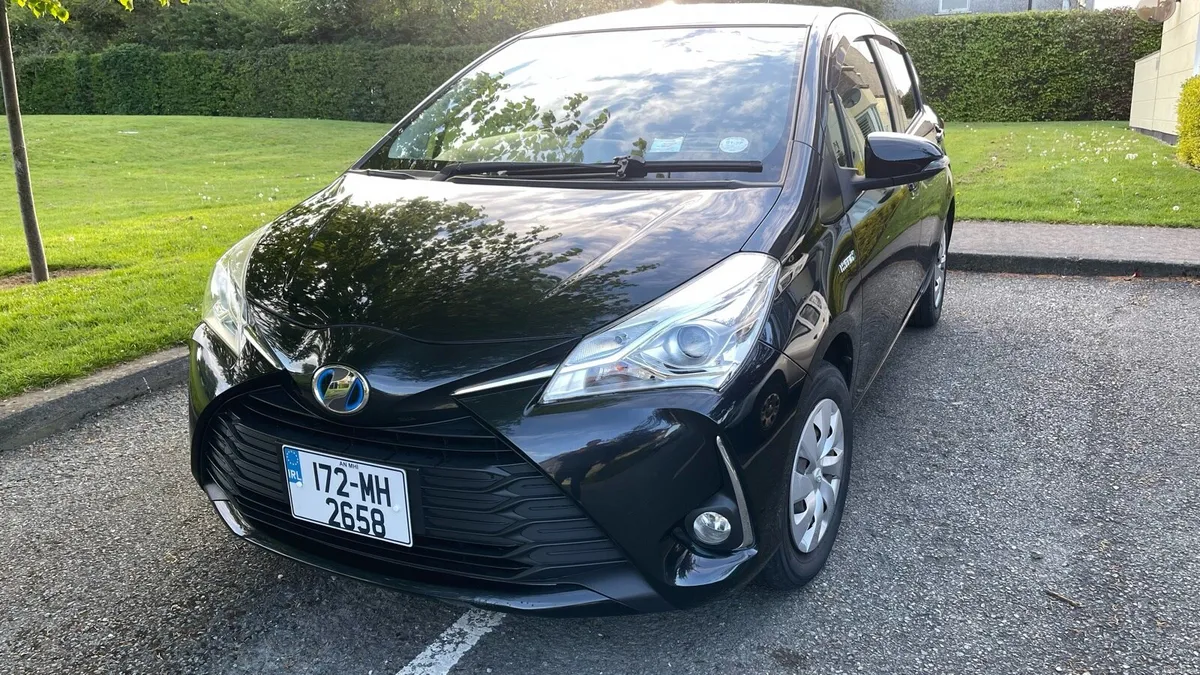 TOYOTA VITZ - Image 1