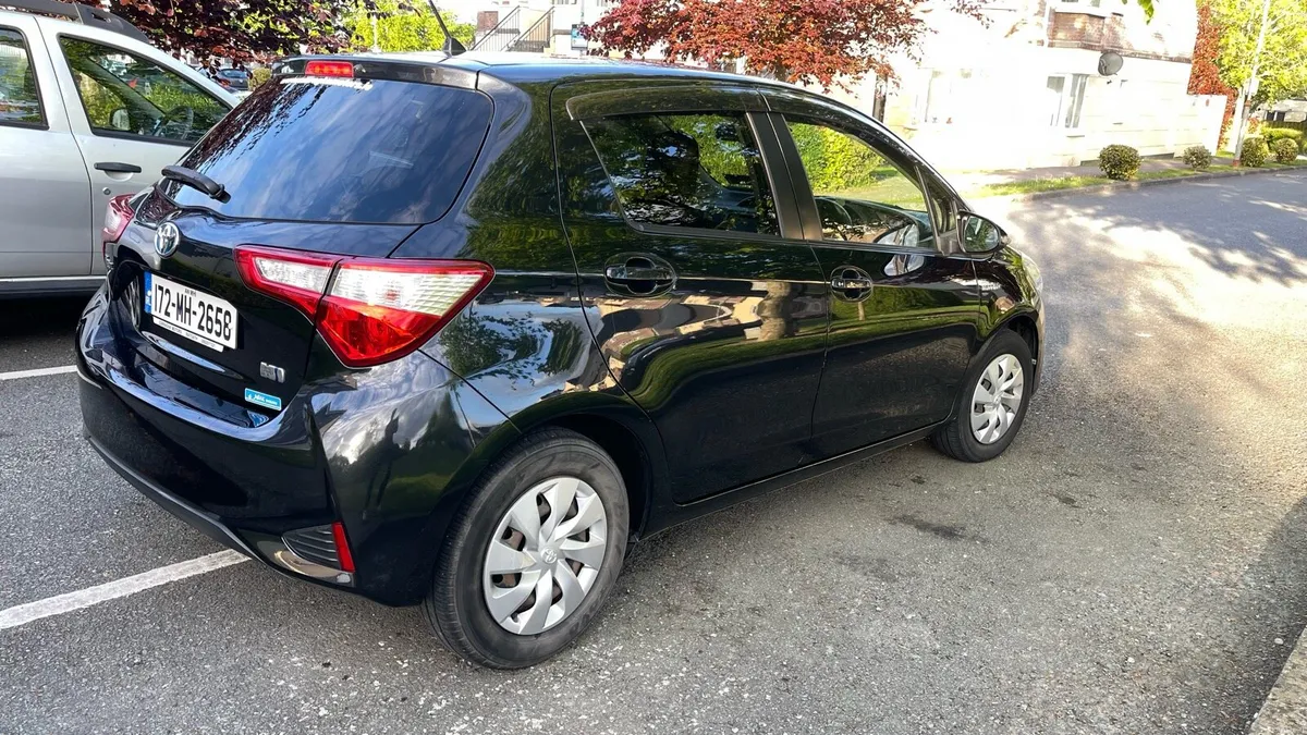 TOYOTA VITZ - Image 3