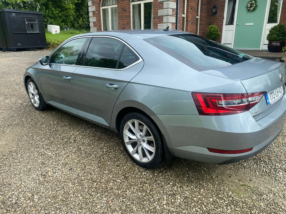 Skoda Superb - Image 4