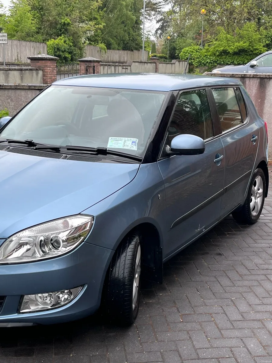 Skoda Fabia 1.2 tsi AMBIENTE DSG - Image 2