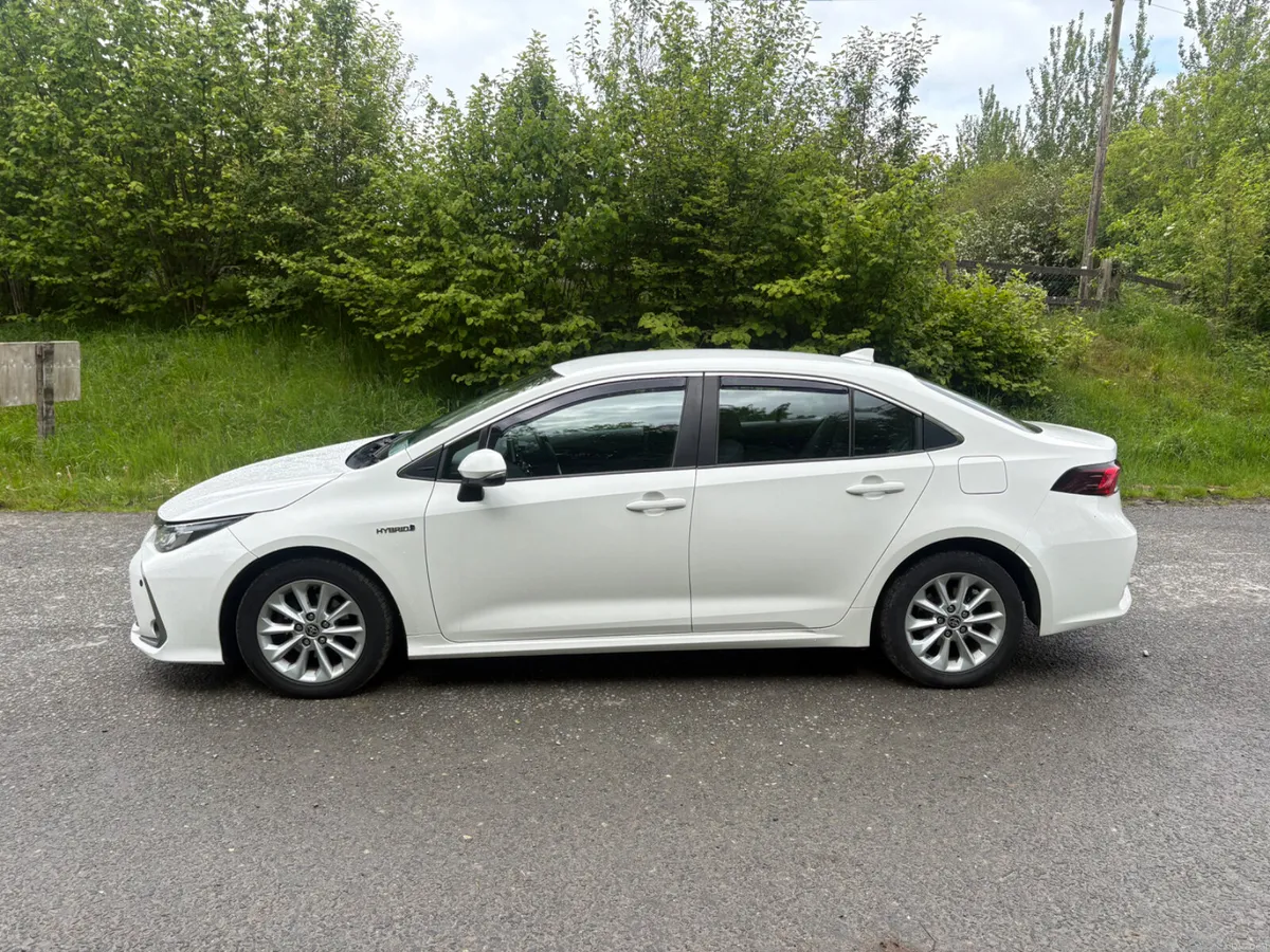 Toyota Corolla 2021 1.8 Hybrid Private Low Miles - Image 4