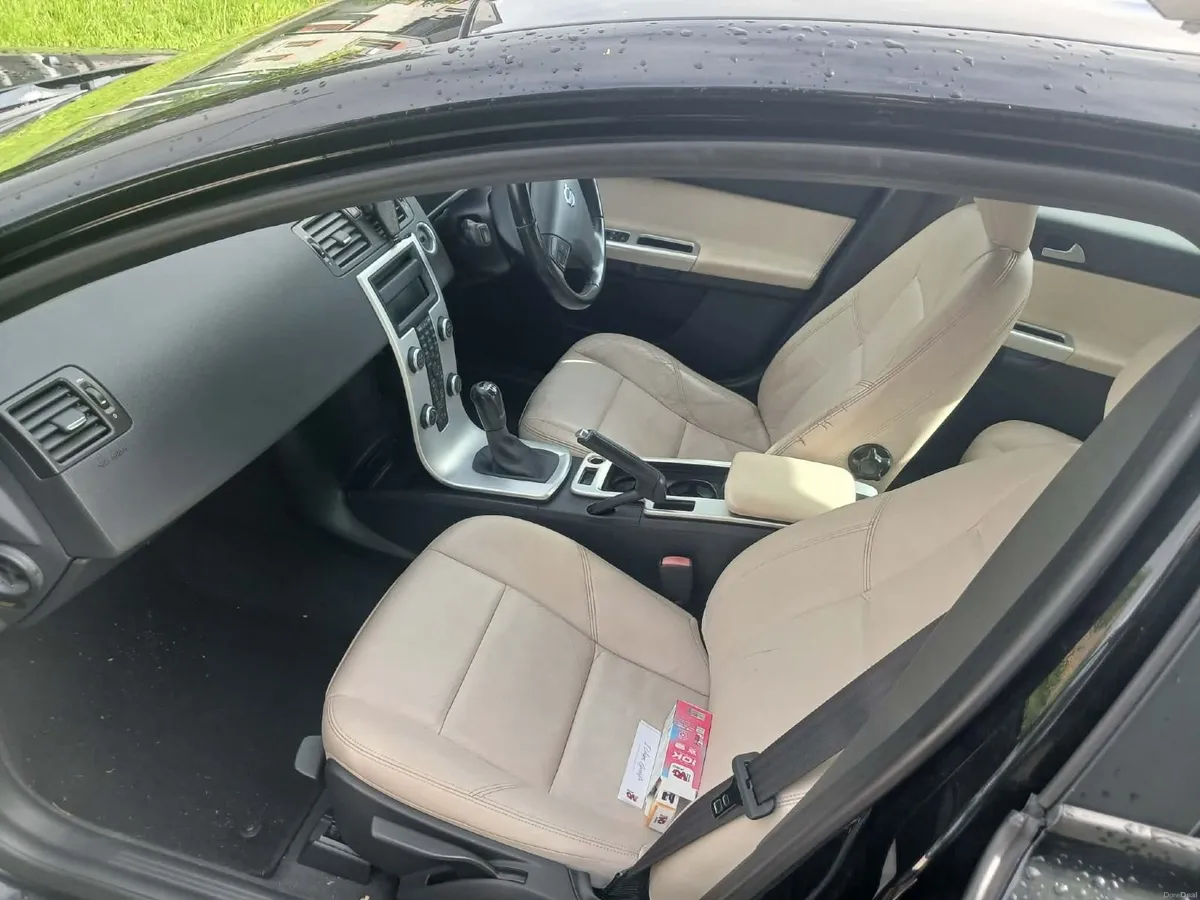 Volvo S40 2012 - Image 1