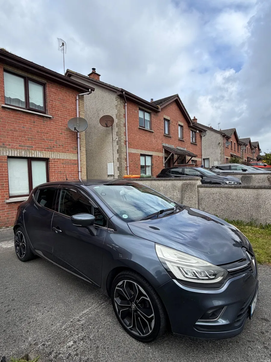 Automatic Renault Clio (Lutecia) 2017 -Low Mileage - Image 1