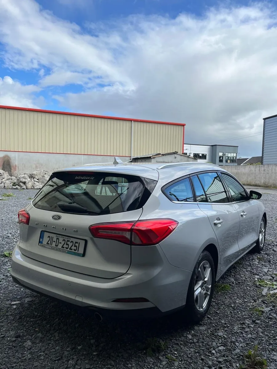 Ford Focus 2021 - Image 2