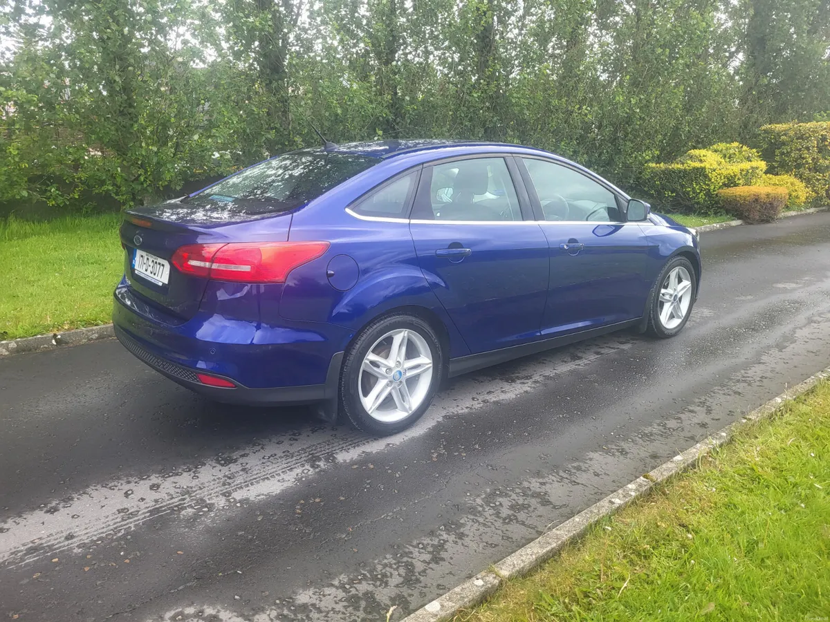 Ford Focus TITANIUM  1.5 DIESEL. - Image 3