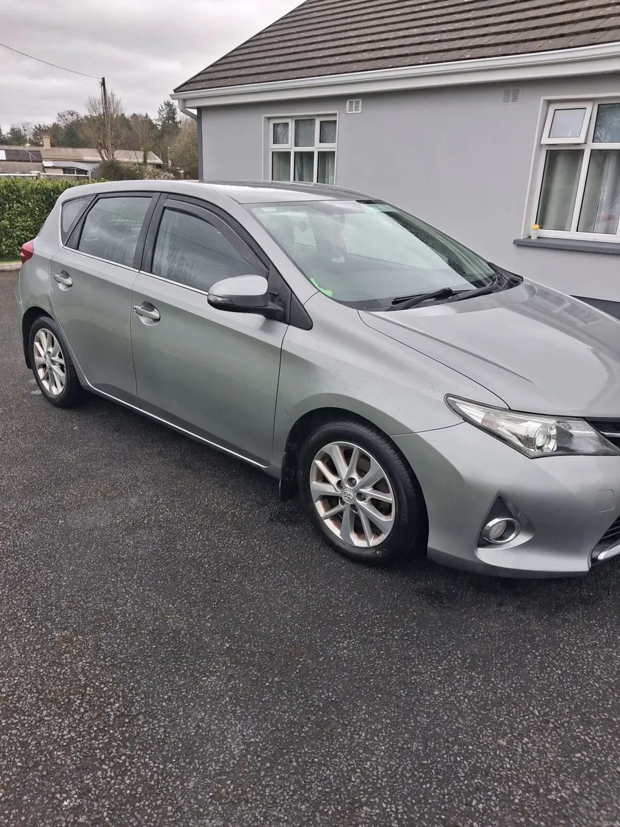 Toyota Auris 2014 - Image 1