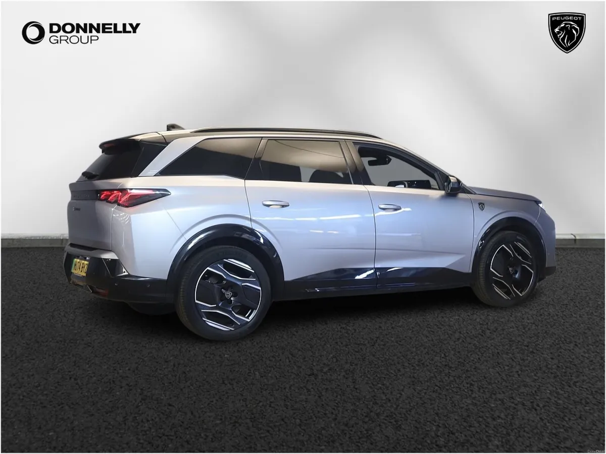 Peugeot 5008 E- Electric Estate GT - Image 3
