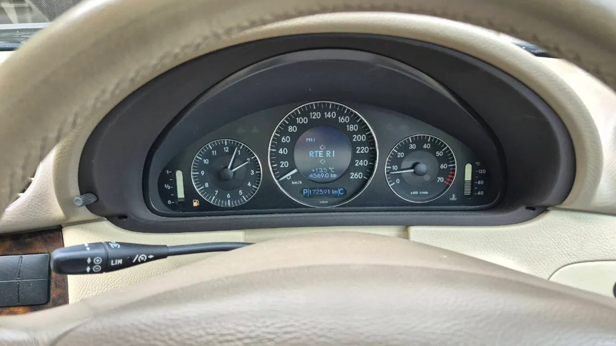 Mercedes clk 200 2006 auto mint condition. - Image 2