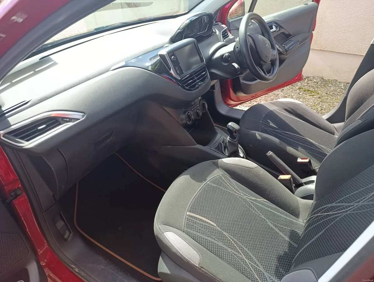 Peugeot 208 LOW KM, NCT - Image 4