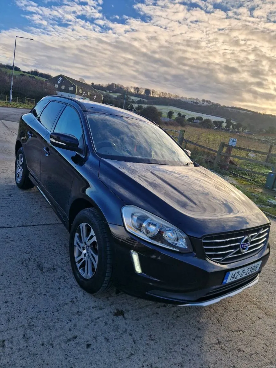 VOLVO CX60 Nice SUV - Image 2