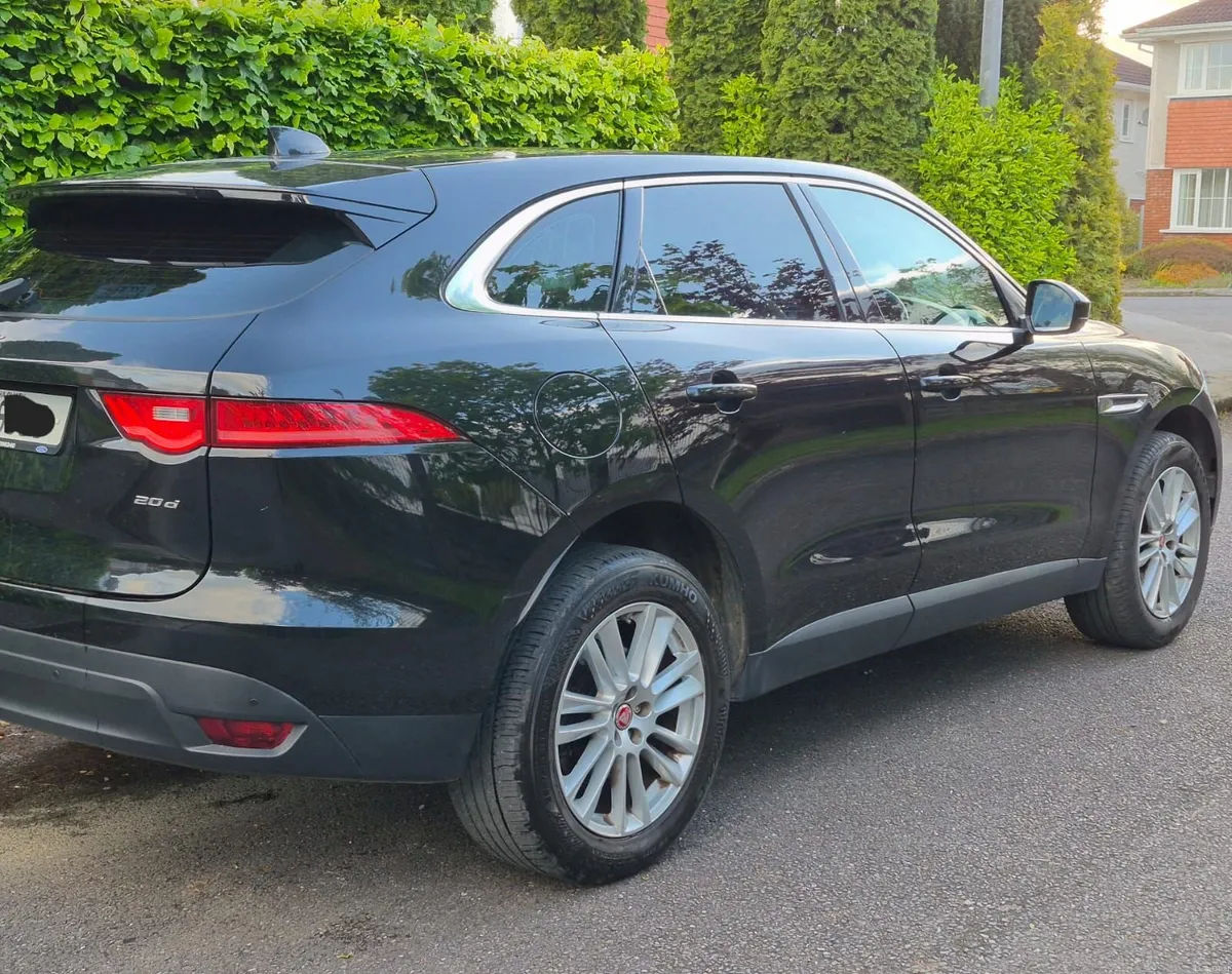 Jaguar F-Pace 2017 - Image 3
