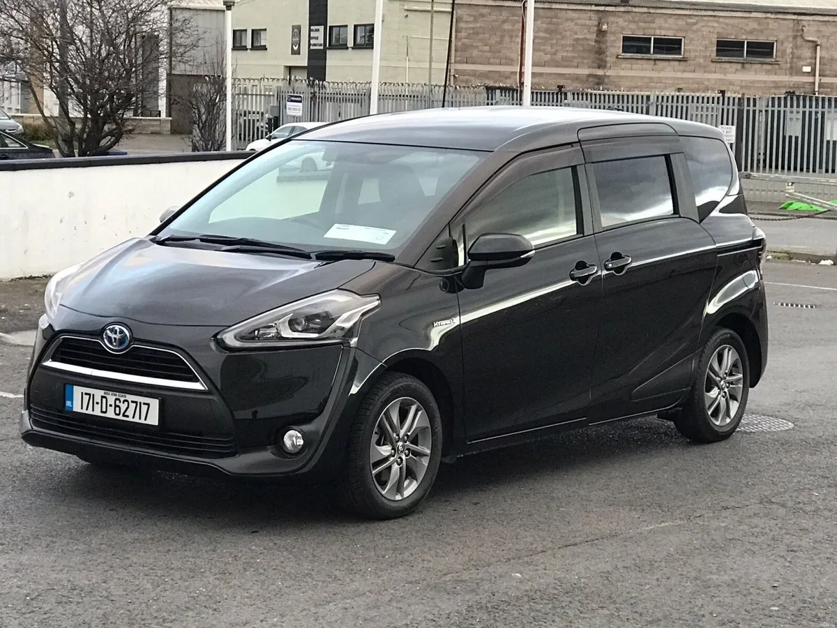 Toyota sienta - Image 1