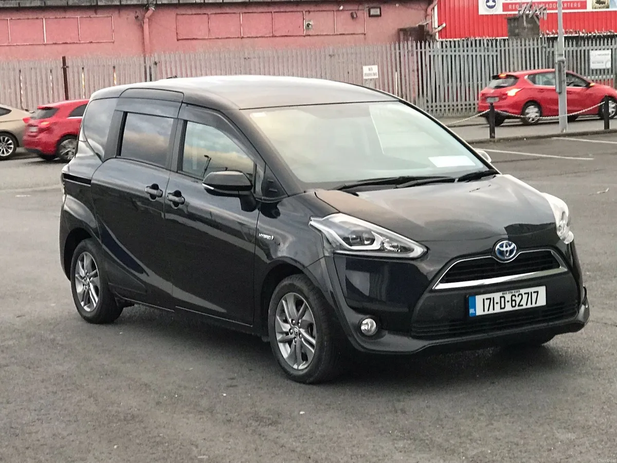 Toyota sienta 1.5 hybrid auto 7 seater low mileage - Image 5