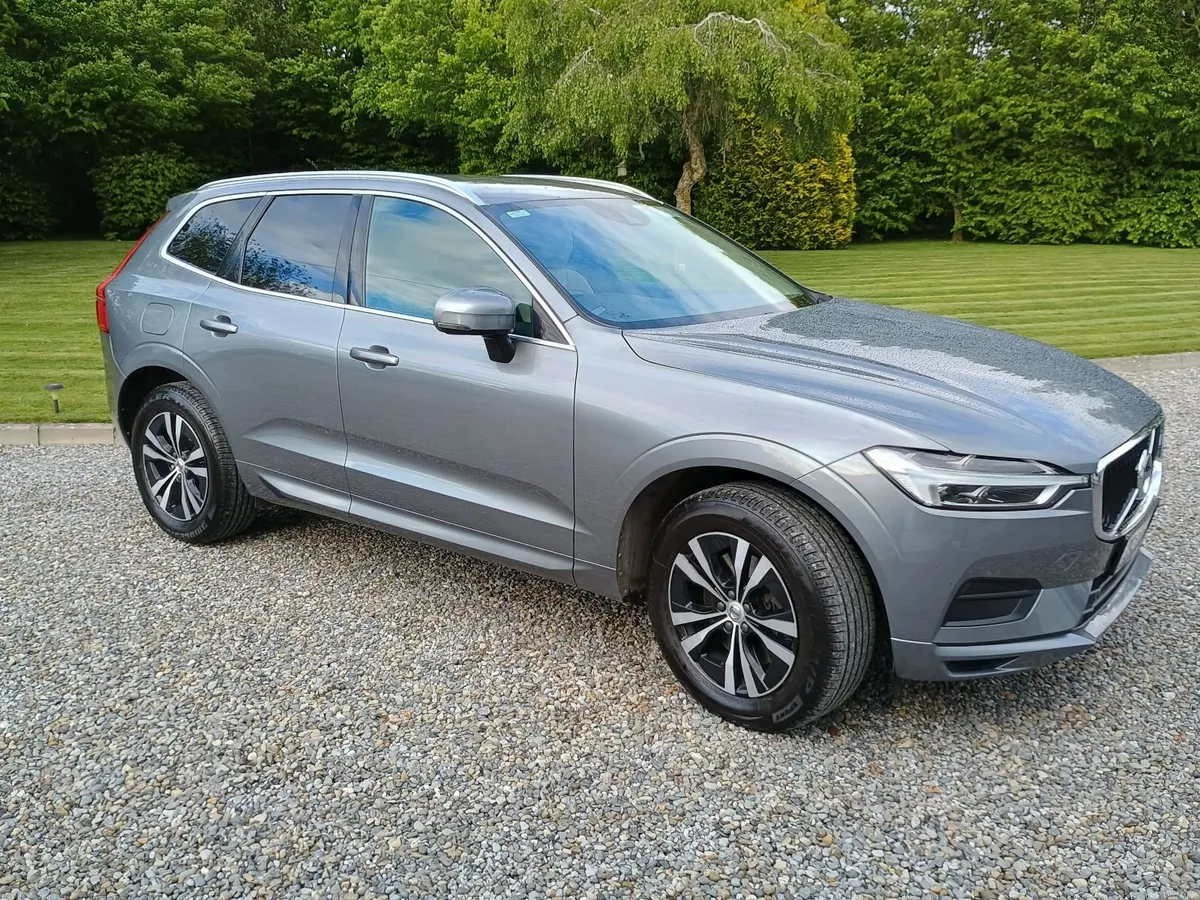 202 Volvo XC60 D4 MOMENTUM 5DR Automatic - Grey - Image 1