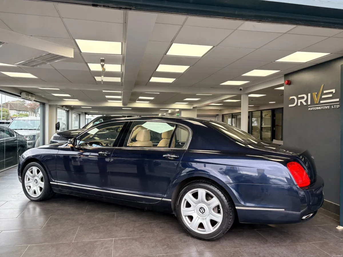 Bentley Flying Spur 6.0 Twin Turbo  2006 - Image 2