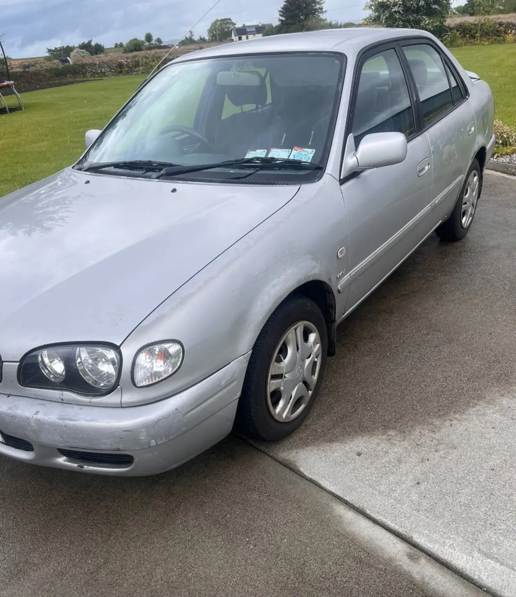Toyota Corolla 2001 - Image 2
