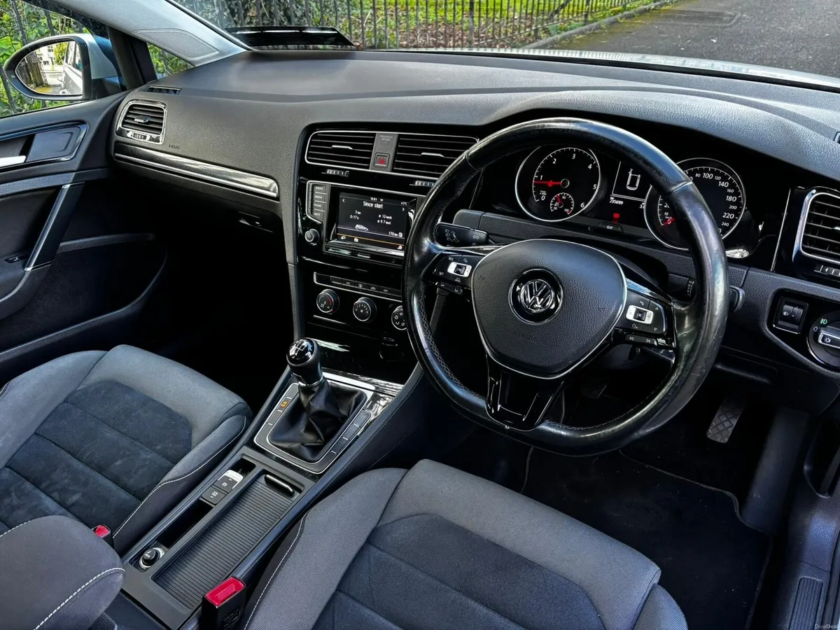Volkswagen Golf - Image 5
