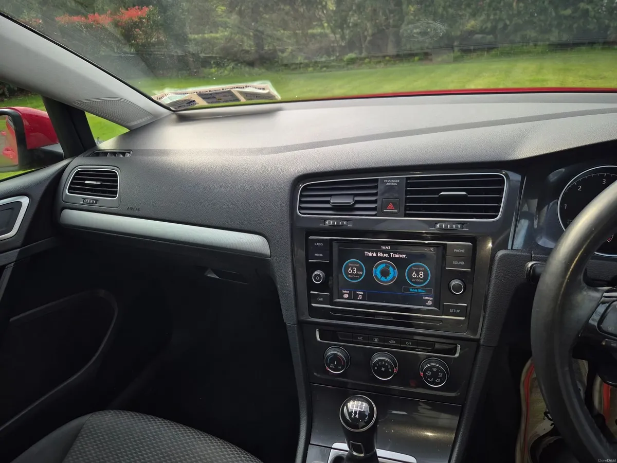 Volkswagen Golf 2018 - Image 2