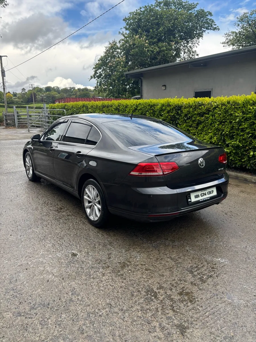 2018 volkswagon Passat - Image 2