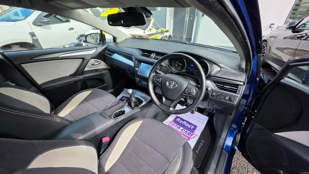 Toyota Avensis Low milage - Image 3