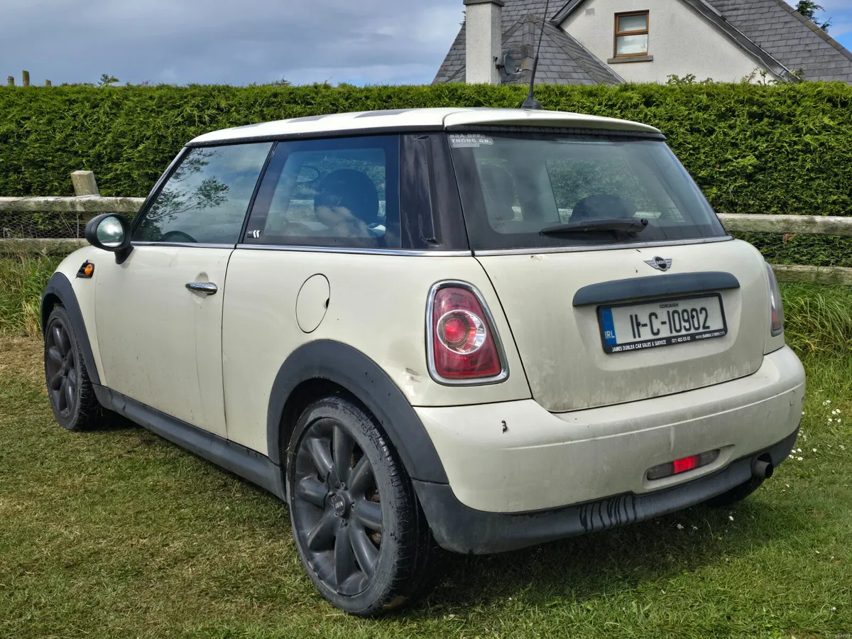 €1550  Mini First 2011 petrol ⛽️  €1555 - Image 1