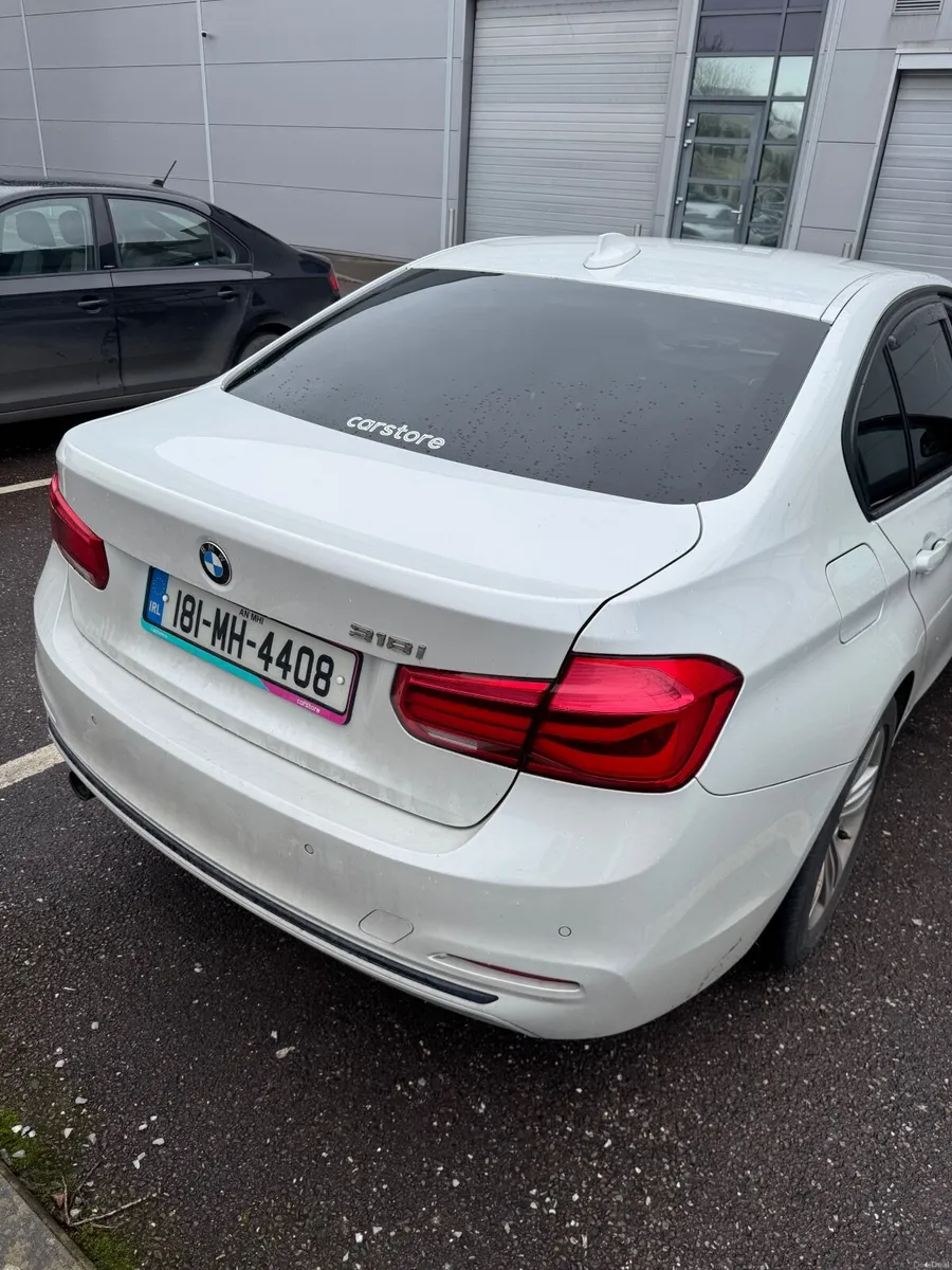 BMW 3-Series 2018 - Image 1