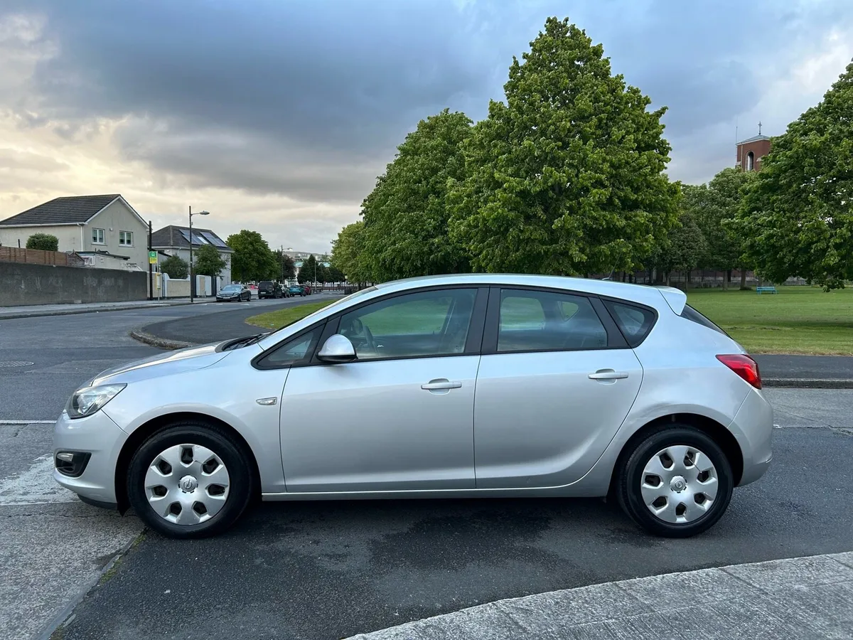 2014 OPEL ASTRA 1.4 PETROL / 02-27 TAX,DUBLIN 12 - Image 4