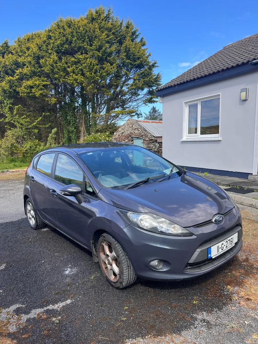 Ford Fiesta 2011 - Image 2