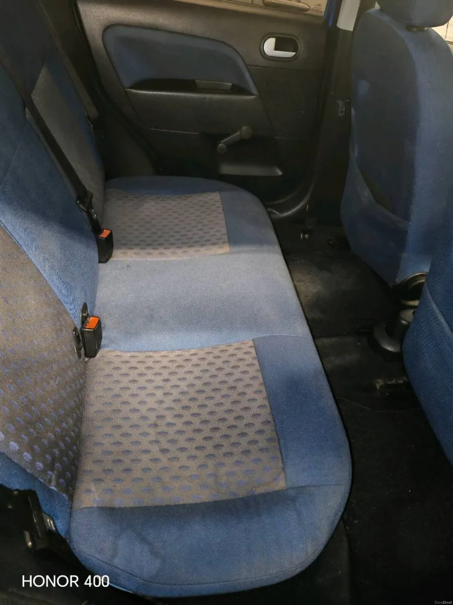 Car - Image 4
