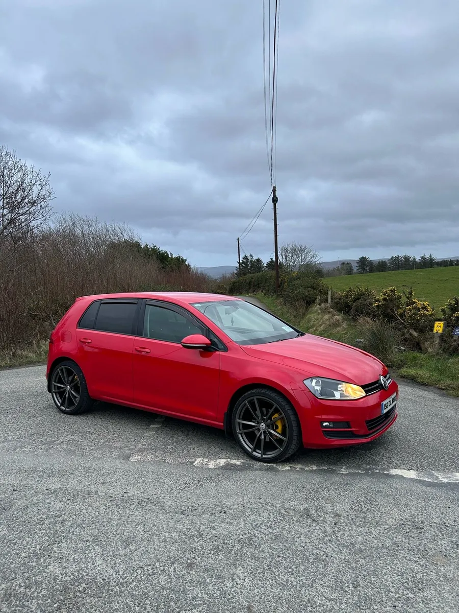 2015 Volkswagen Golf - Image 1