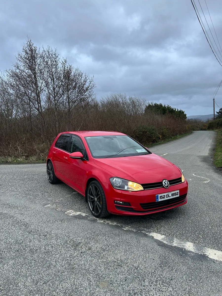 2015 Volkswagen Golf - Image 2