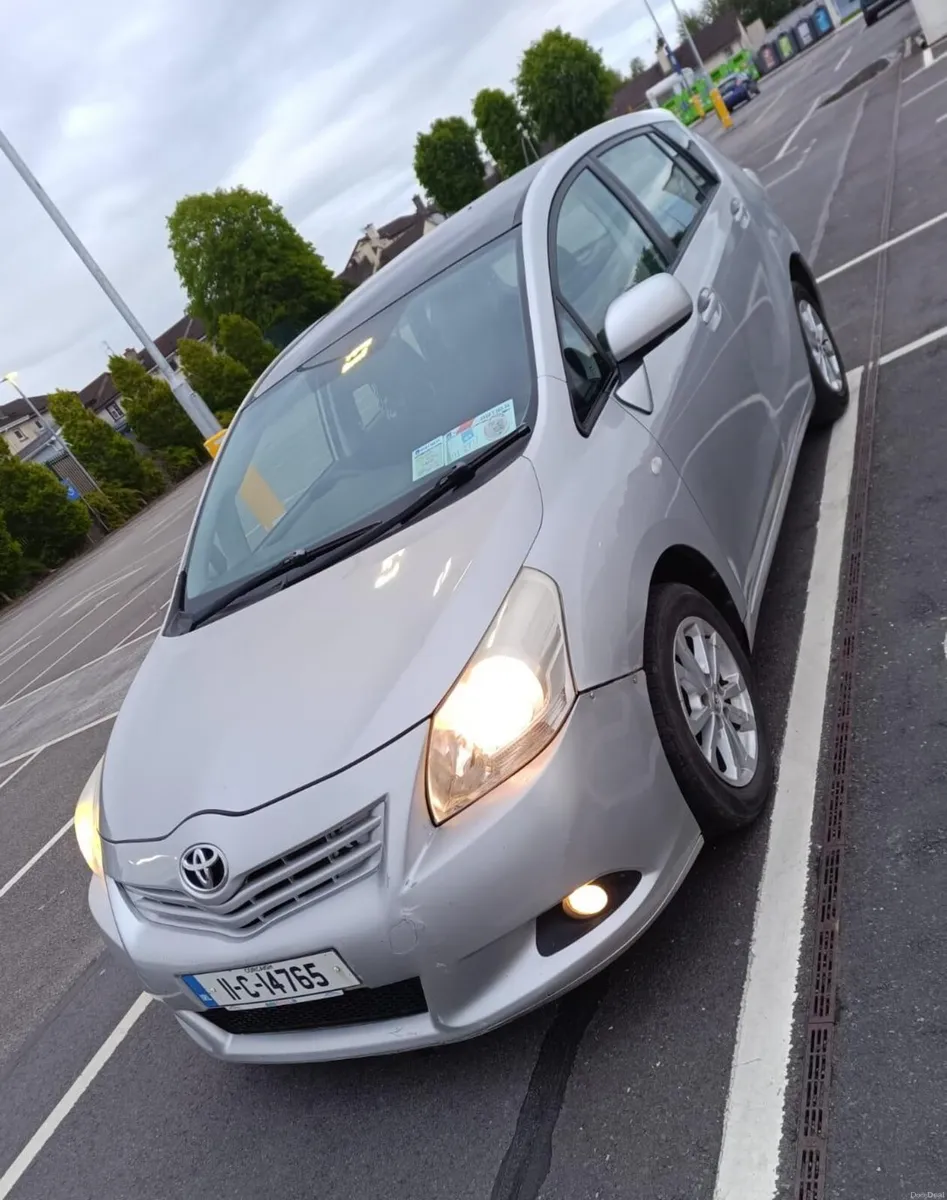 2011 Toyota Verso 2.0 D-4D  NCT 07-27 Tax 6-26 - Image 2