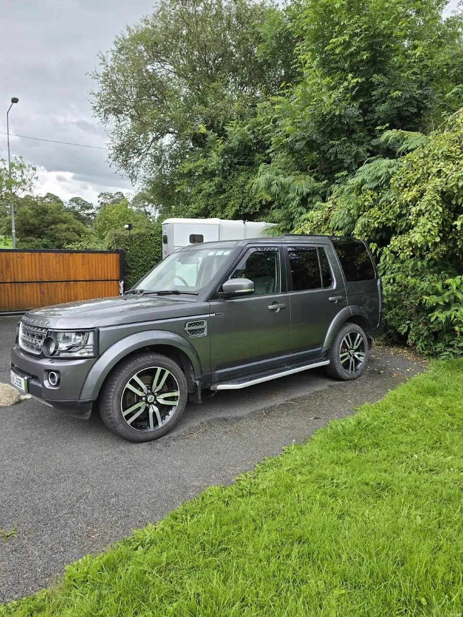 Land Rover Discovery 2016 - Image 1