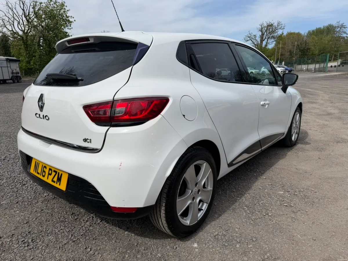 Renault Clio - Image 4