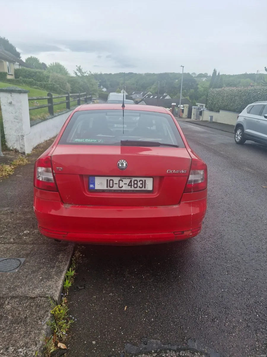 Skoda Octavia 2010 - Image 2