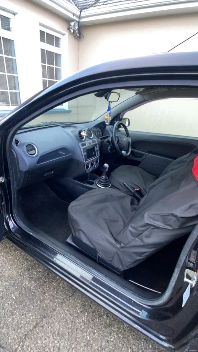 Ford Fiesta - Image 4