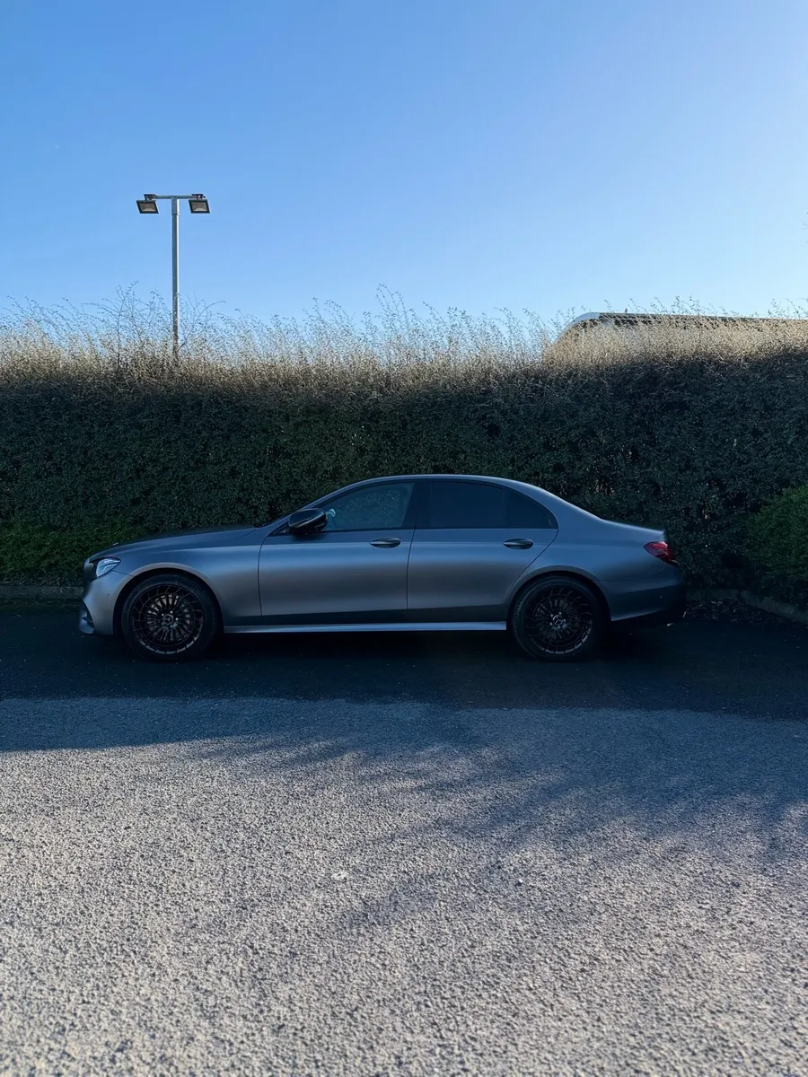 Mercedes E Class AMG PREMIUM PLUS - Image 3