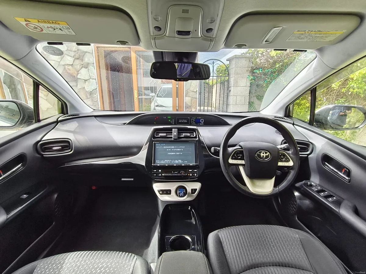 Toyota Prius ZVW50. 2018 - Image 1