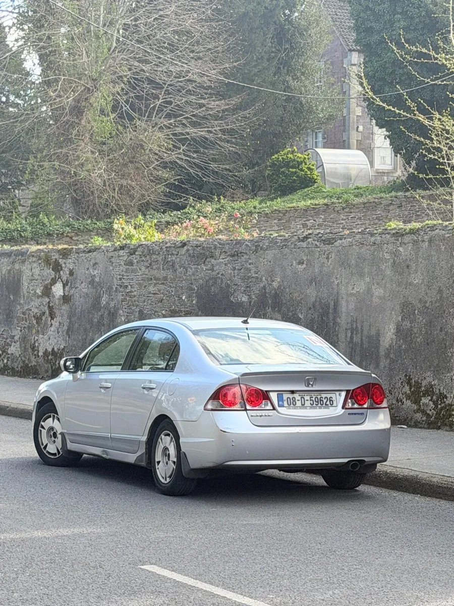 Car Honda civic saloon - Image 3