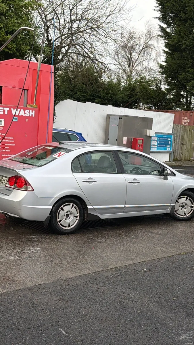 Car Honda civic saloon - Image 1