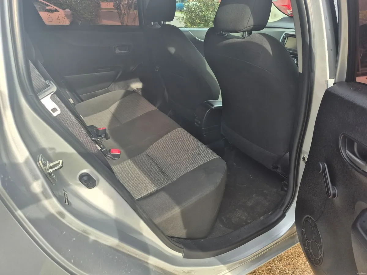 Toyota Yaris 2014 - Image 4