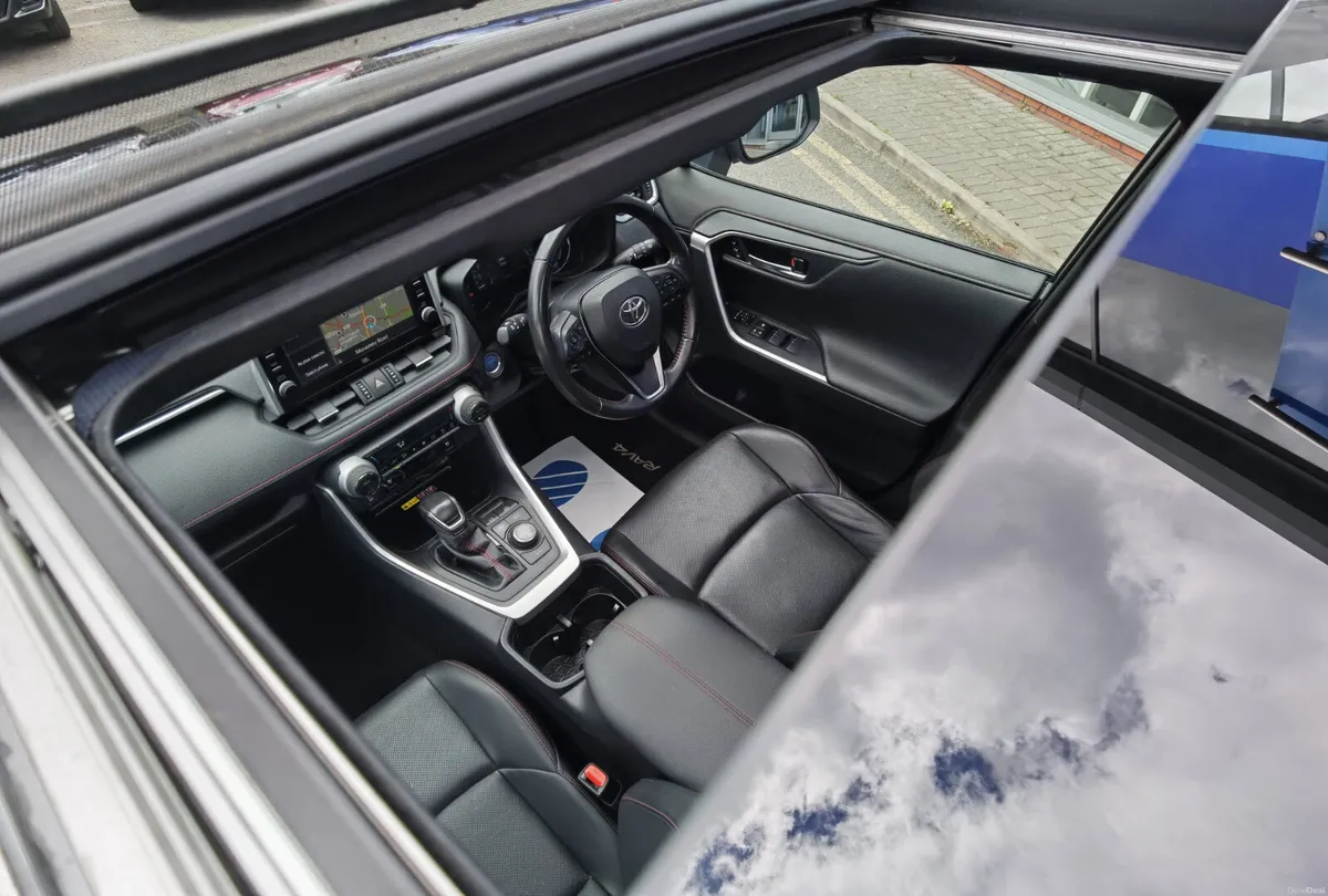 TOYOTA RAV4 2.5 DYNAMIC PREMIUM AUTOMATIC PHEV - Image 2