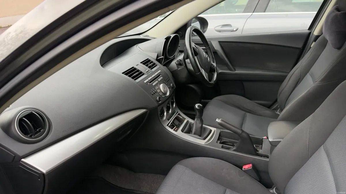 Mazda Mazda3 2010 - Image 3